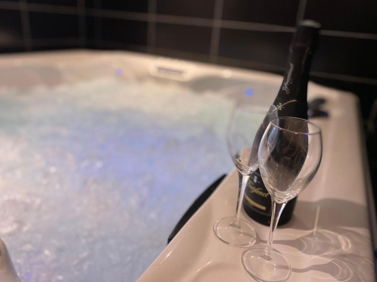 Escapade Romantique - Jacuzzi Et Parking Prive - 002 Διαμέρισμα Ρουέν Εξωτερικό φωτογραφία