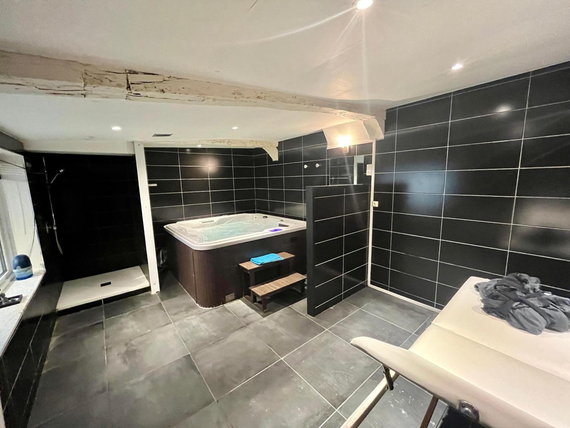 Escapade Romantique - Jacuzzi Et Parking Prive - 002 Διαμέρισμα Ρουέν Εξωτερικό φωτογραφία