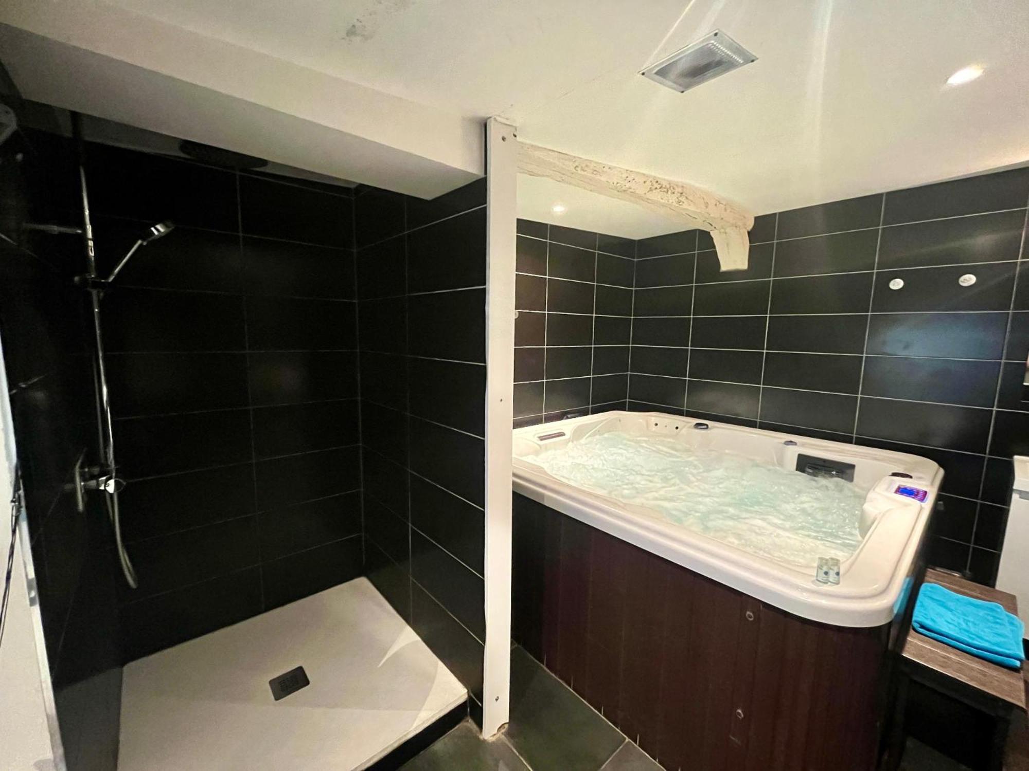 Escapade Romantique - Jacuzzi Et Parking Prive - 002 Διαμέρισμα Ρουέν Εξωτερικό φωτογραφία